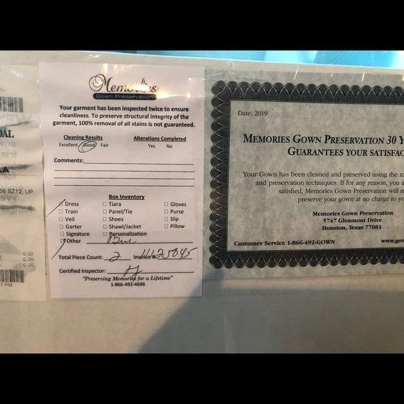 Beautiful ballroom wedding gown by Oleg Cassini - Picture 7 of 8